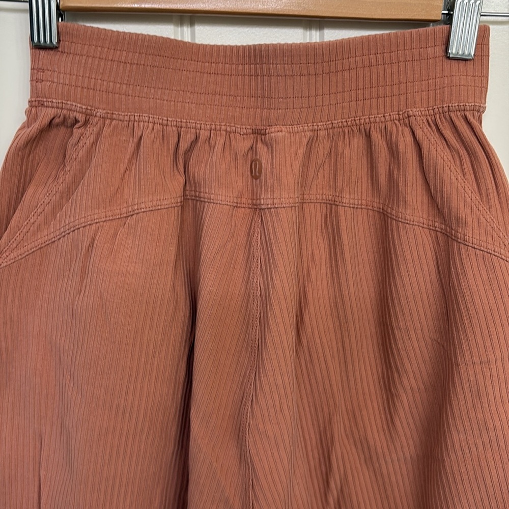 Lululemon Ribbed High Rise Shorts - Picture 5 of 7
